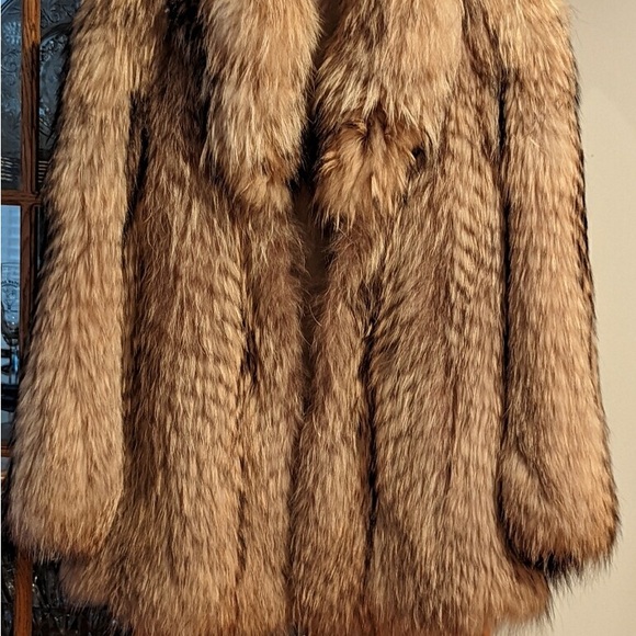 Iszards authetic vintage Racoon fur winter coat - Picture 2 of 6